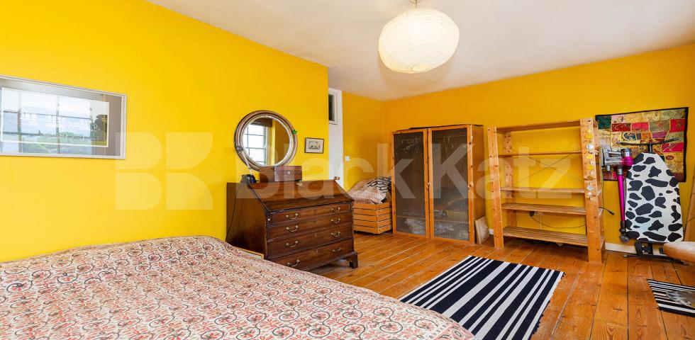 2 bed split level period conversion in the heart of Camden full of character  Camden Road, Camden